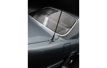 NISSAN Gloria CIMA (Y31), light blue