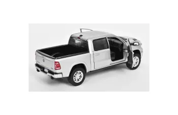 DODGE RAM 1500 Crew Cab Laramie 2019, silver
