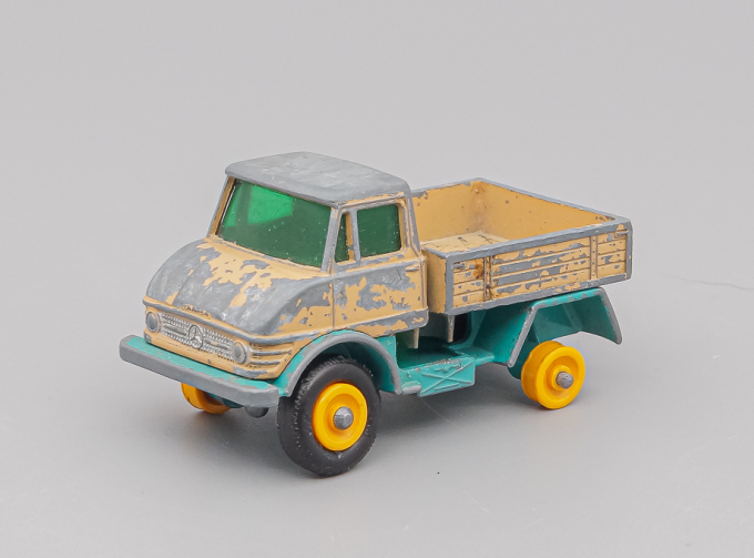 MERCEDES-BENZ Unimog, Tan