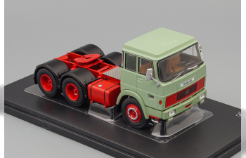 HENSCHEL HS 19 towing vehicle (1966), light green/red