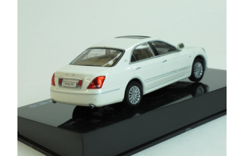 Red Flag HQ3 2007 белый