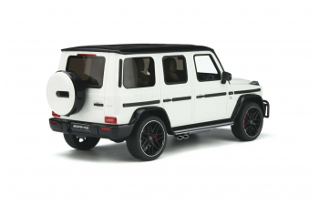 MERCEDES-BENZ AMG G63 white