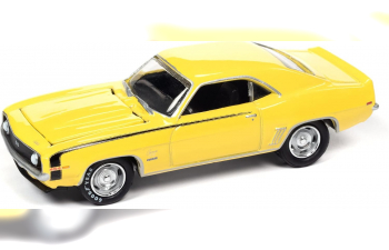 CHEVROLET Camaro SS (1967)White Baldwin Motion Performance + CHEVROLET Camaro SS (1969), yellow