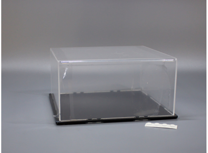 Бокс акриловый 150х150х80, основание черный глянец