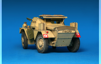 Сборная модель Бронеавтомобиль DINGO Mk.1b BRITISH SCOUT CAR w/CREW