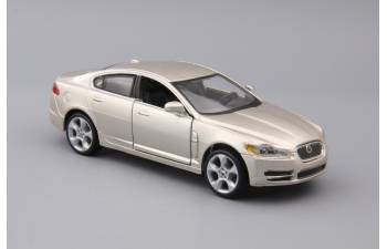 JAGUAR XF, silver