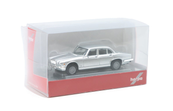 Jaguar XJ6, white