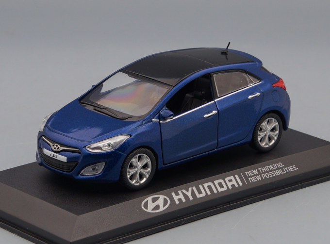 HYUNDAI i30 (2012), blue