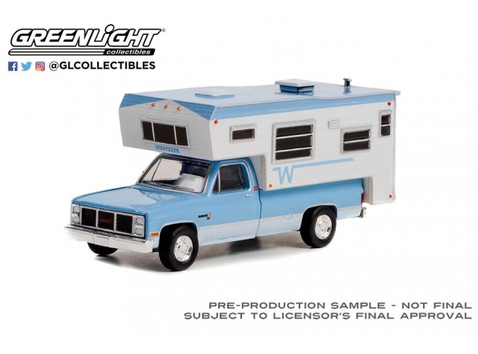 GMC Sierra 2500 Winnebago Camper (1985), Light Blue & Frost White