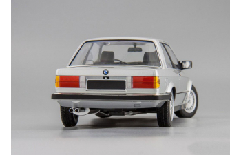 BMW 323I (1982), silver