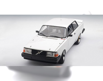 VOLVO 240 TURBO PLAIN BODY VERSION, white