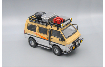 MITSUBISHI Delica, бежевый, 18 см.