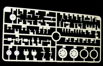 Сборная модель Зенитное орудие OQF 40mm Bofors Anti-aircraft Gun Mk.I/III (British Version)