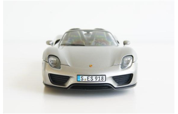 PORSCHE 918 Spyder (2013), silver metallic