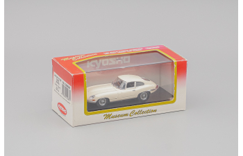 JAGUAR E-Type Coupe, white