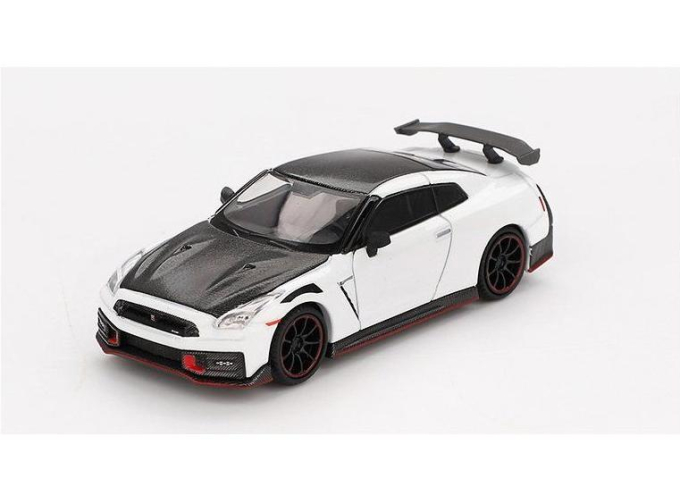 NISSAN GT-R NISMO RHD (2024), white/black