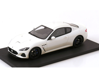 MASERATI GranTurismo (2017), white metallic