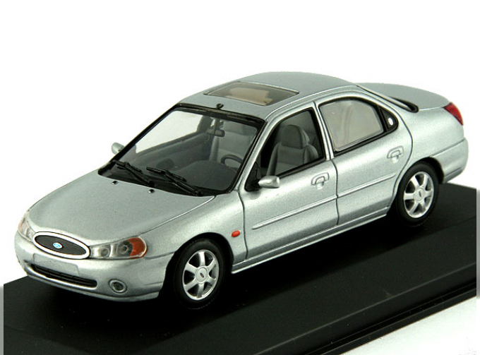 FORD Mondeo Saloon (1997), silver