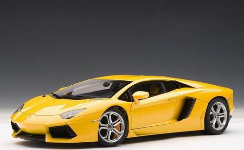 LAMBORGHINI Aventador LP700-4 (2011), yellow met