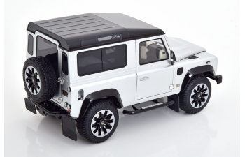 LAND ROVER Defender 90 Works V8 (2018), silber/schwarz