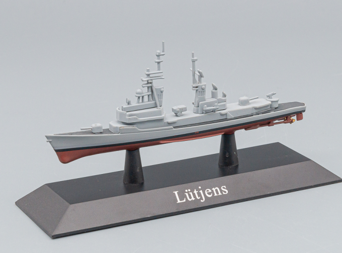 LUTJENS GUIDED MISSILE DESTROYER GERMANY 1966