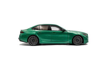 BMW M5 (G90) M (2025), green metallic