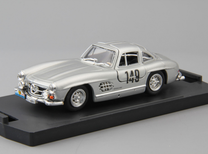 MERCEDES-BENZ 300 SL #149, silver