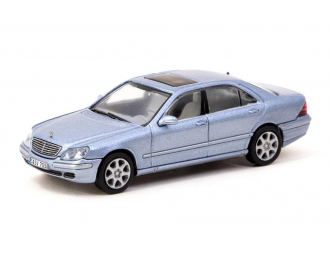 MERCEDES-BENZ S-Klasse, light blue