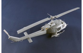 Сборная модель UH-1B Huey - Gunship