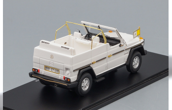 MERCEDES-BENZ 230 GE Papamobil, white