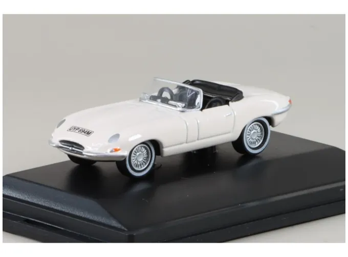 JAGUAR E-Type (1961), white