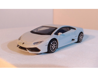 Lamborghini Huracan, white