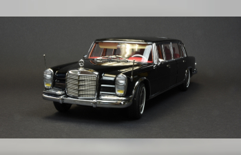 MERCEDES-BENZ (W100) 6-door Pullman Limousine (black)