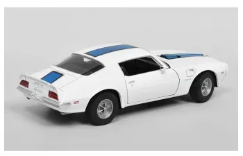 Pontiac Firebird Trans Am (1972), белый с синими полосками