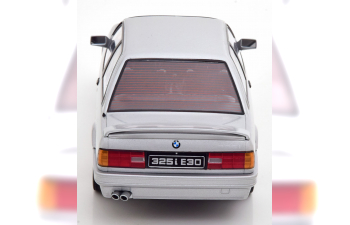 BMW 325i E30 with M-Paket 2 (1988), silver