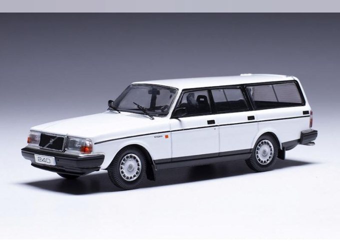 VOLVO 240 GL Estate (1988), white