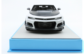 Chevrolet Camaro ZL1 1LE Hennessey Exorcist (white / black)