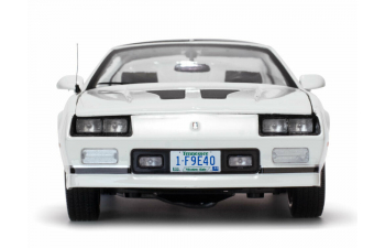 Chevrolet Camaro IROC-Z 1985 белый