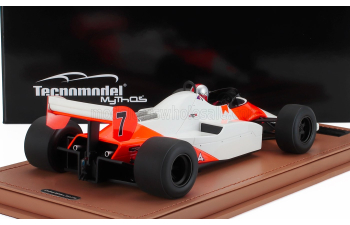 McLAREN F1 Mp4/1c №7 Winner Usa Long Beach Gp (with Pilot Figure) (1983) John Watson, White Red