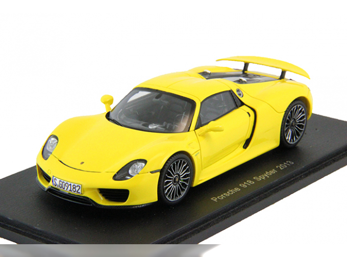 PORSCHE 918 Spyder (2013), yellow