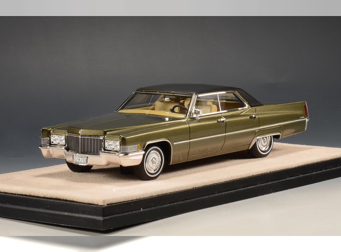 CADILLAC Sedan De Ville 1970 Byzantine, gold metallic