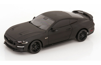 Сборная модель FORD Mustang GT with Wide Bode Kit (2019), matt-black