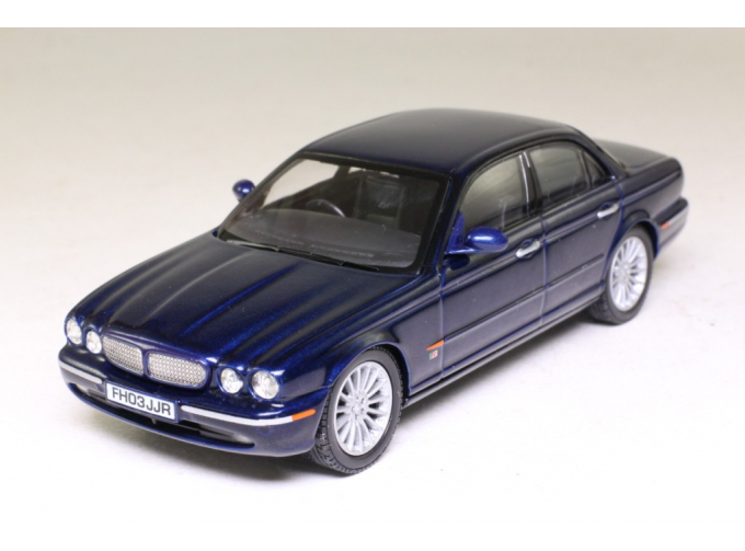 JAGUAR XJR (2003), pacific blue