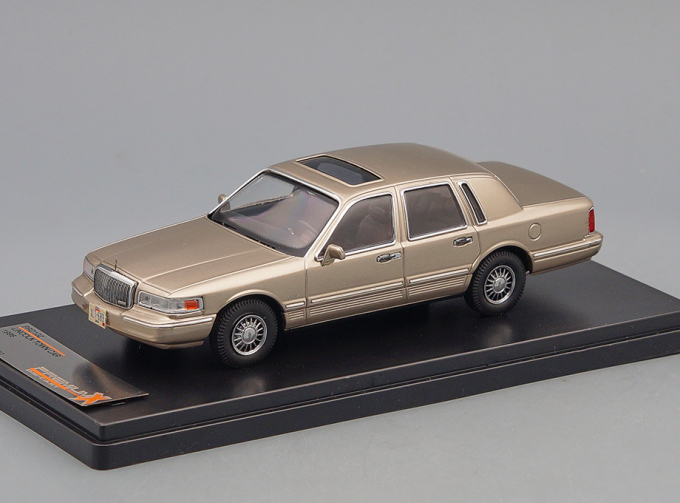 LINCOLN Town Car (1996), champagne