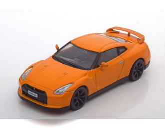  NISSAN GT-R, orange