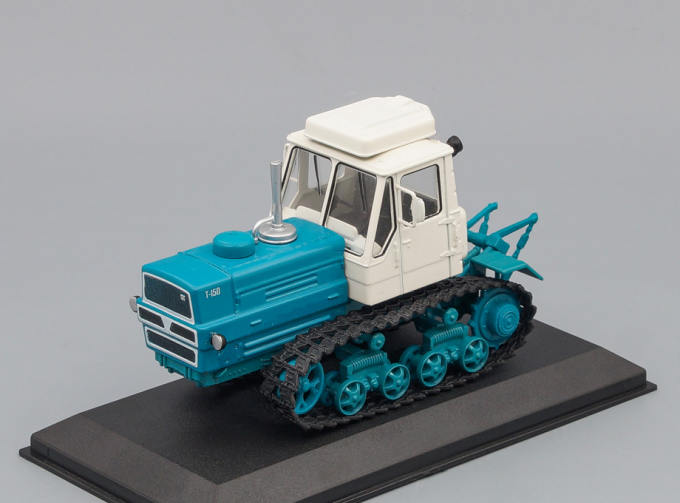 Т-150, Тракторы 47, бело-голубой