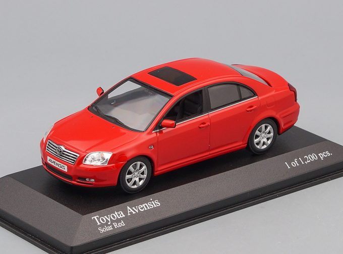 TOYOTA Avensis (2002), red