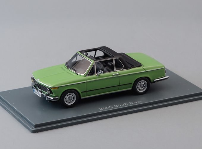 BMW 2002 Baur Cabriolet, light green