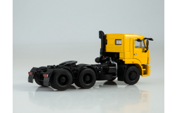 Камский грузовик 6460 седельный тягач, желтый