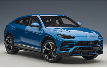 Lamborghini Urus синий